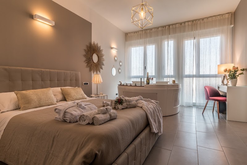 4 Star Bologna - Suites, Rooms & Apartments - Hotel Spa in Bologna