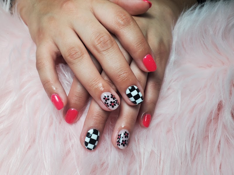 Gig Harbor 9 Essentials Day Spa - Day Spa in Gig Harbor