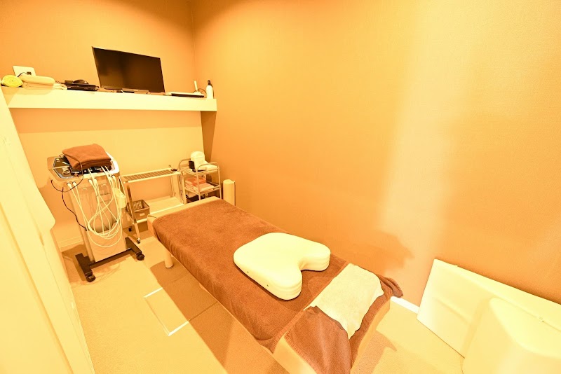Acupuncture Massage H a L E Yaizu - Day Spa in Yaizu