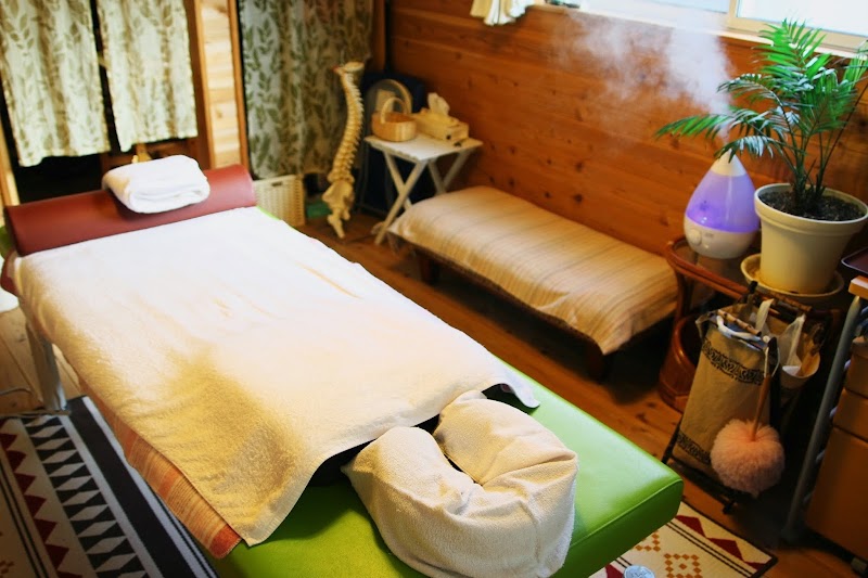 Acupuncture Therapy Healing Hideaway Rakutai Suruga Ward, Shizuoka - Day Spa in Suruga Ward, Shizuoka