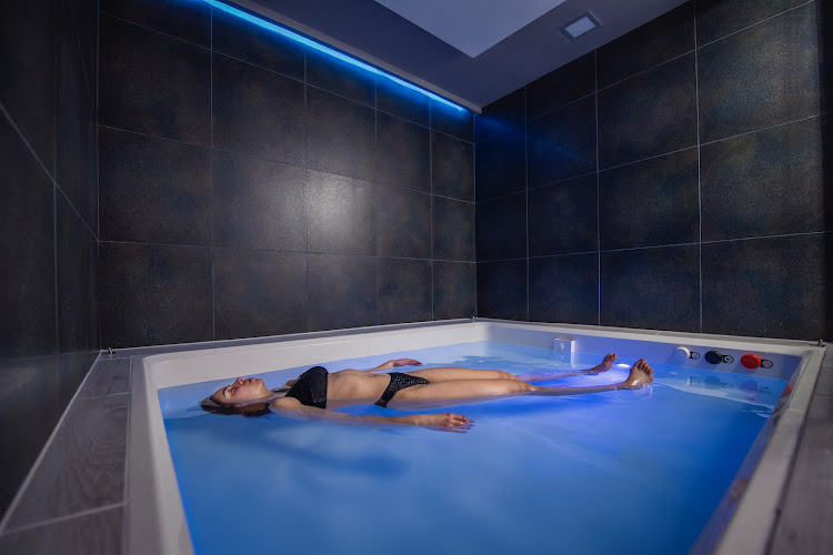 AJNA FLOAT, lebdilni center, masaže, kaligrafija in druge storitve Ruše - Day Spa in Ruše