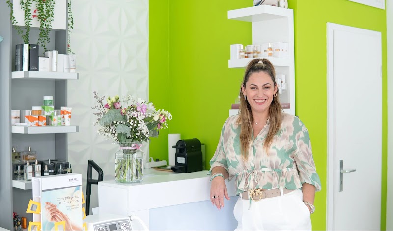 Albana Nika - Institut für Beauty & Wellness Inh. Albana Nika Köln - Wellness Retreat in Köln