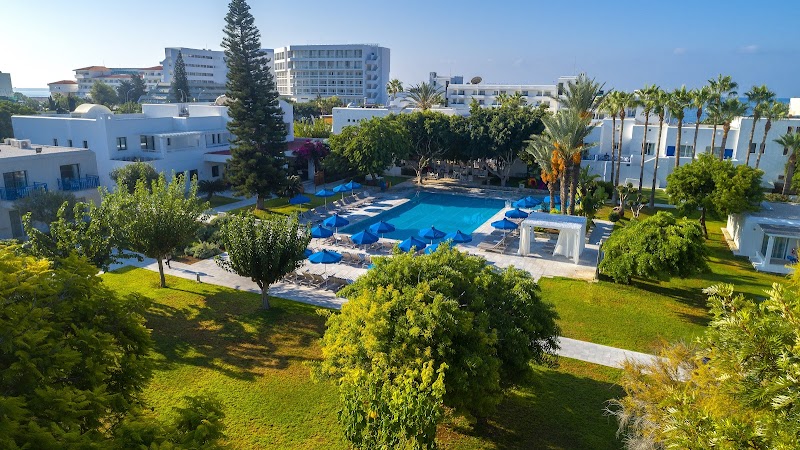 Aliathon Resort Paphos - Resort Spa in Paphos