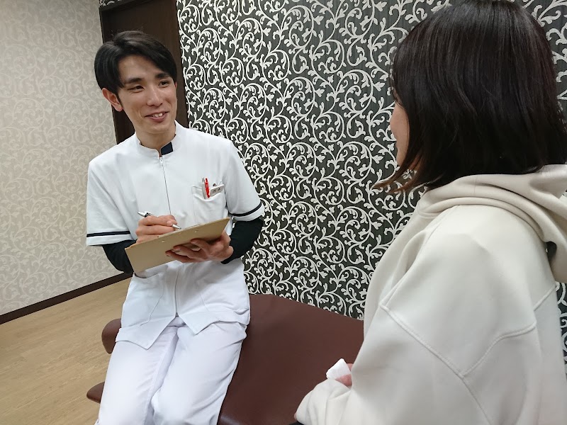 Amagasaki Chronic Low Back Pain Specialist Yamashita Seitaiin Amagasaki City - Day Spa in Amagasaki City