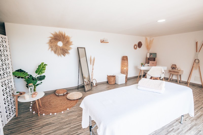 Apolline - Yoga, Massage Therapy, Renata Franca Lymphatic Drainage, Holistic Wellness / Saint-Barthélémy 97133 St. Barts