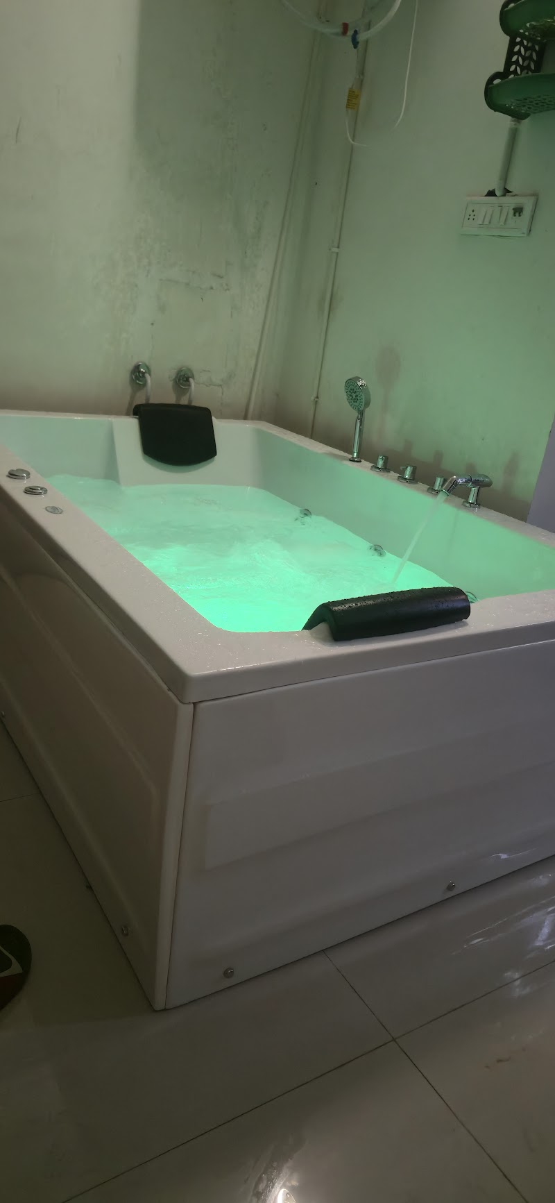 Aura The Family Spa , spa in himmatnagar, best spa in himmatnagar Himatnagar, Piplikampa - Day Spa in Himatnagar, Piplikampa