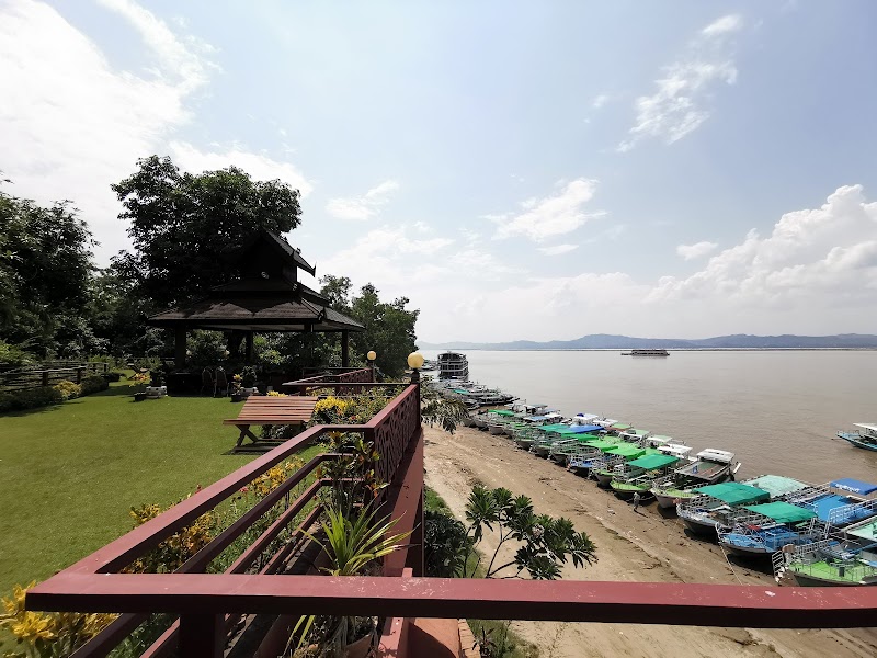 Aye Yar River View Resort Bagan - Resort Spa in Bagan