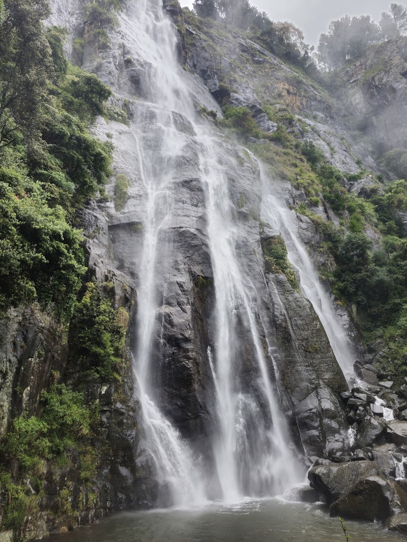 Babarakanda Waterfall Haputhala Town - Thermal Spa in Haputhala Town