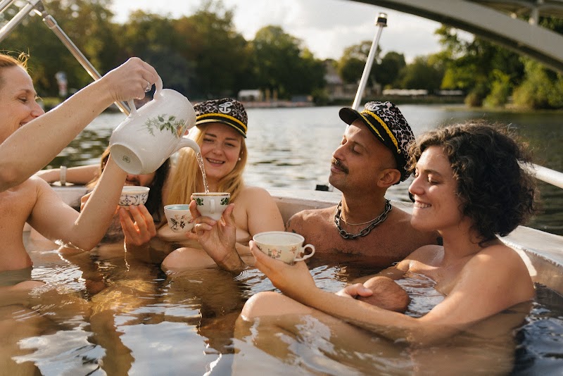 Badedampfer Berlin - Floating Hottub, Wellness, Spa, Bootsverleih