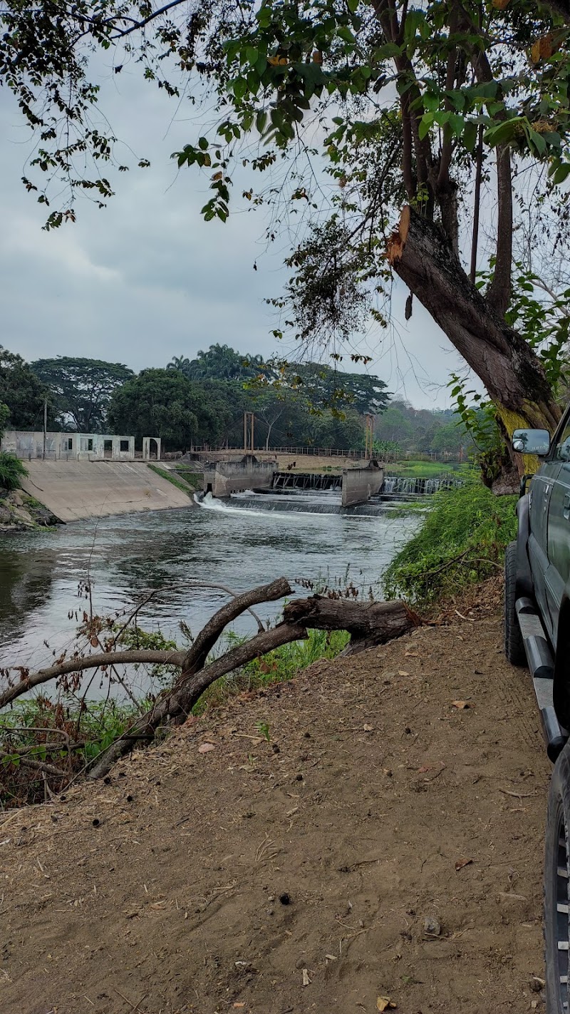 Balneario Turístico La Estancilla Tosagua - Day Spa in Tosagua