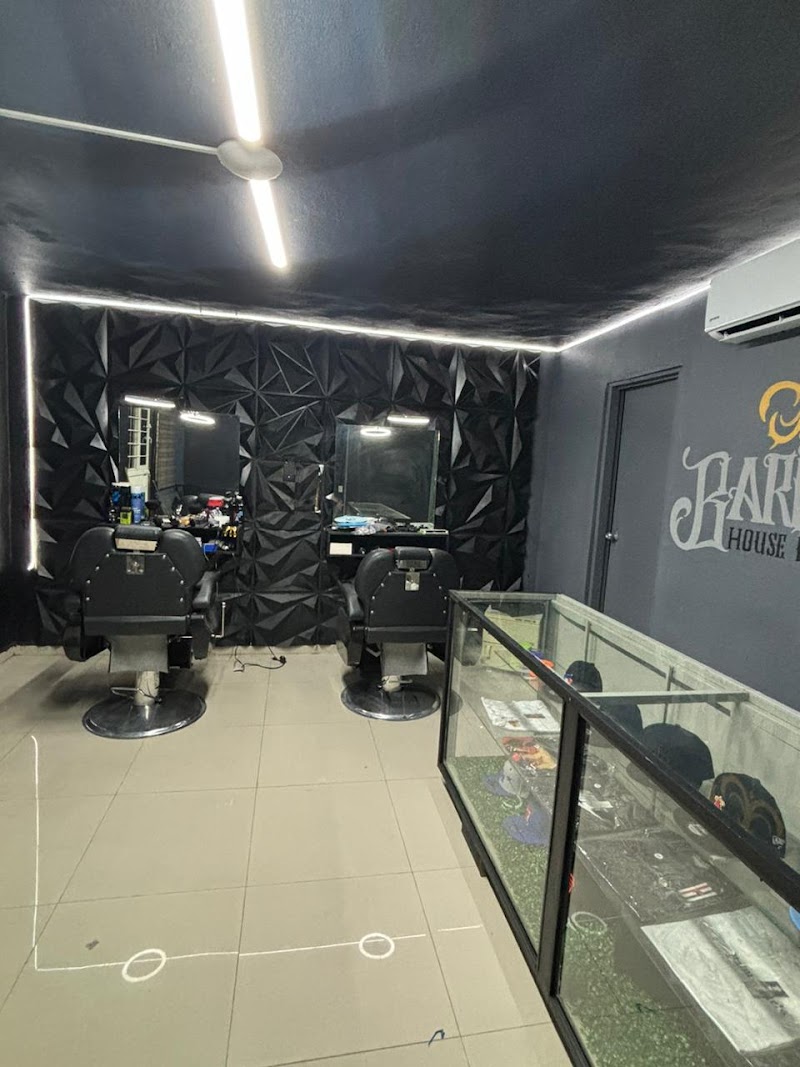 Beas Barber Shop Santa Catarina - Day Spa in Santa Catarina