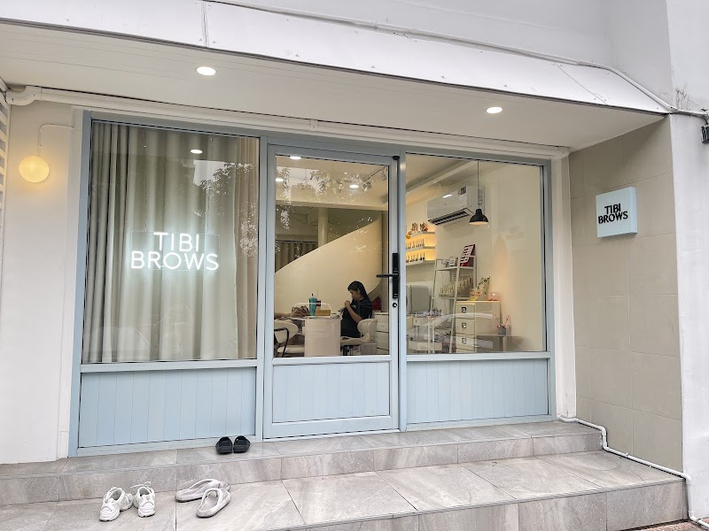 Beautiful Eyebrows Rich and Prosperous Master Khun Ngow Heng Amata Teaching Palm Tattoo for Millionaire Sarika Na Thong Ancient Chonburi - Day Spa in Chonburi