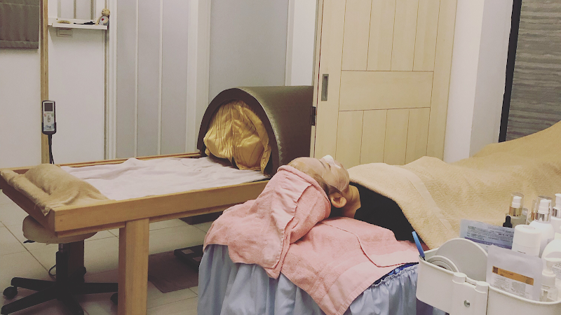 Bestie Aesthetics Studio / Facial Care / Stress Relief Massage / Hot Wax Skin Care / Nail Art Pingtung City - Day Spa in Pingtung City