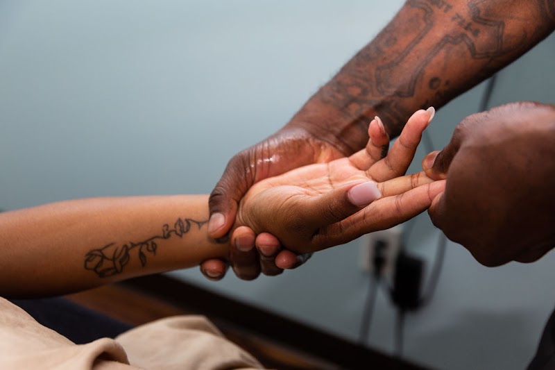 Body Esssence Massage & Sports Therapy Long Beach - Day Spa in Long Beach