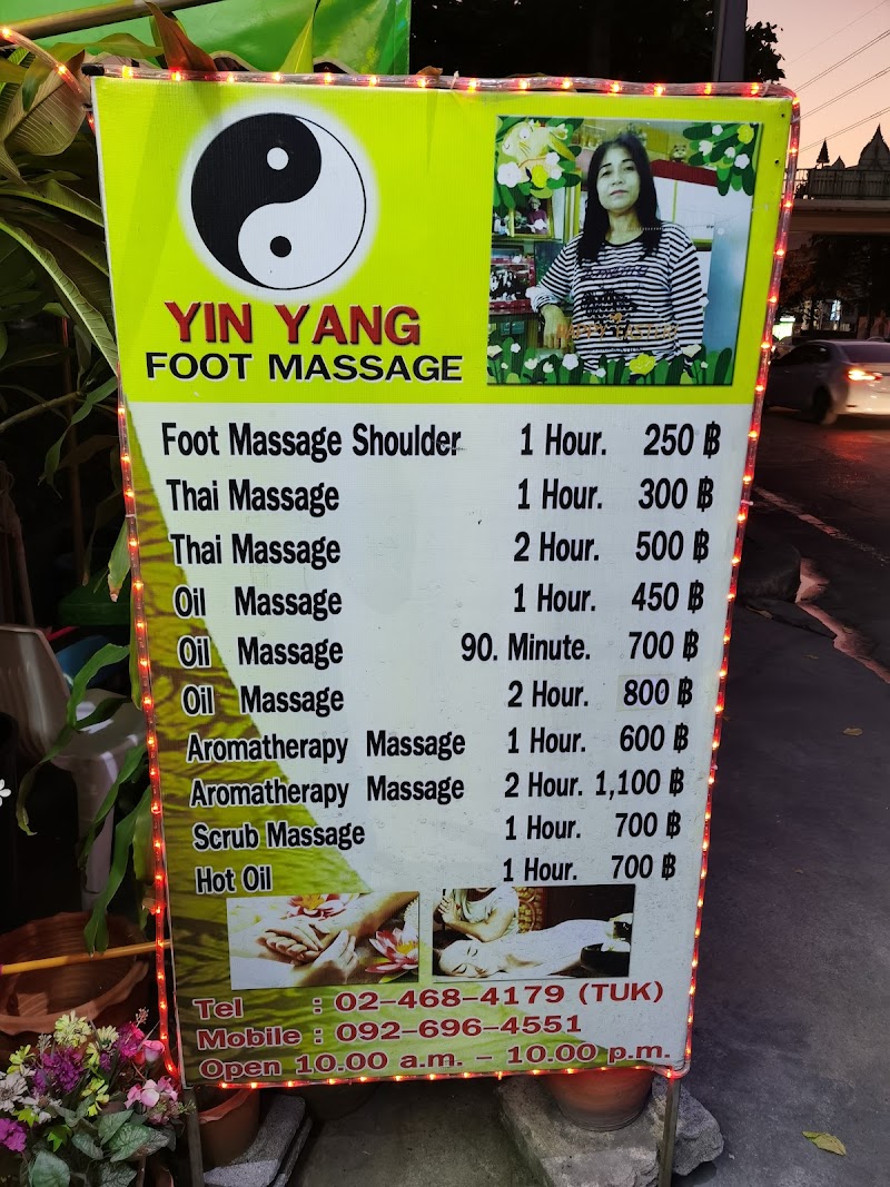 Body Massage Foot Massage Next to King Taksin the Great Shrine - Day Spa in Tak