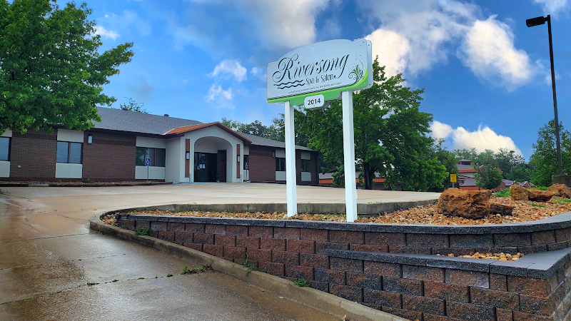 Brandy Justus Riversong Salon&Spa cosmetologist Jefferson City - Day Spa in Jefferson City