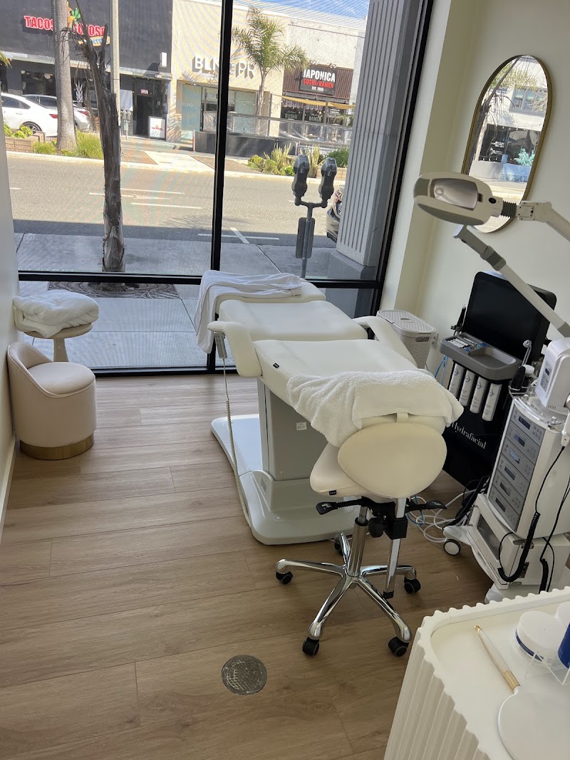 Brum Aesthetics Hermosa Beach - Day Spa in Hermosa Beach