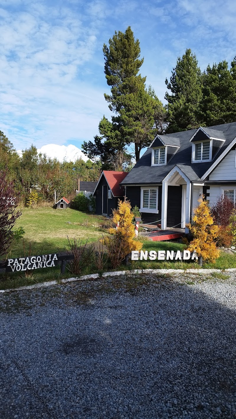 Cabaña Boutique Patagonia Volcaníca piscina climatizada Ensenada