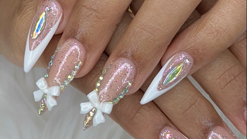 Candy's Tips & Toes Salon & Spa Ocho Rios