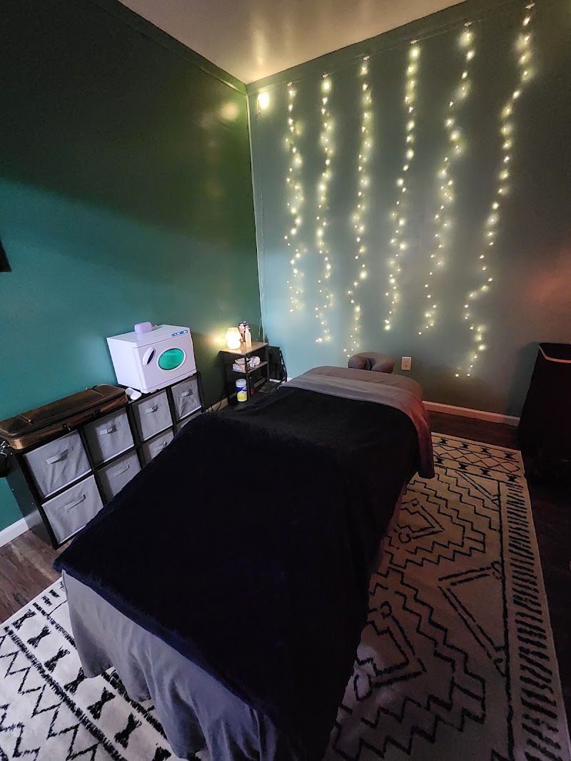 Caring Hands Massage Therapy Bay City - Day Spa in Bay City