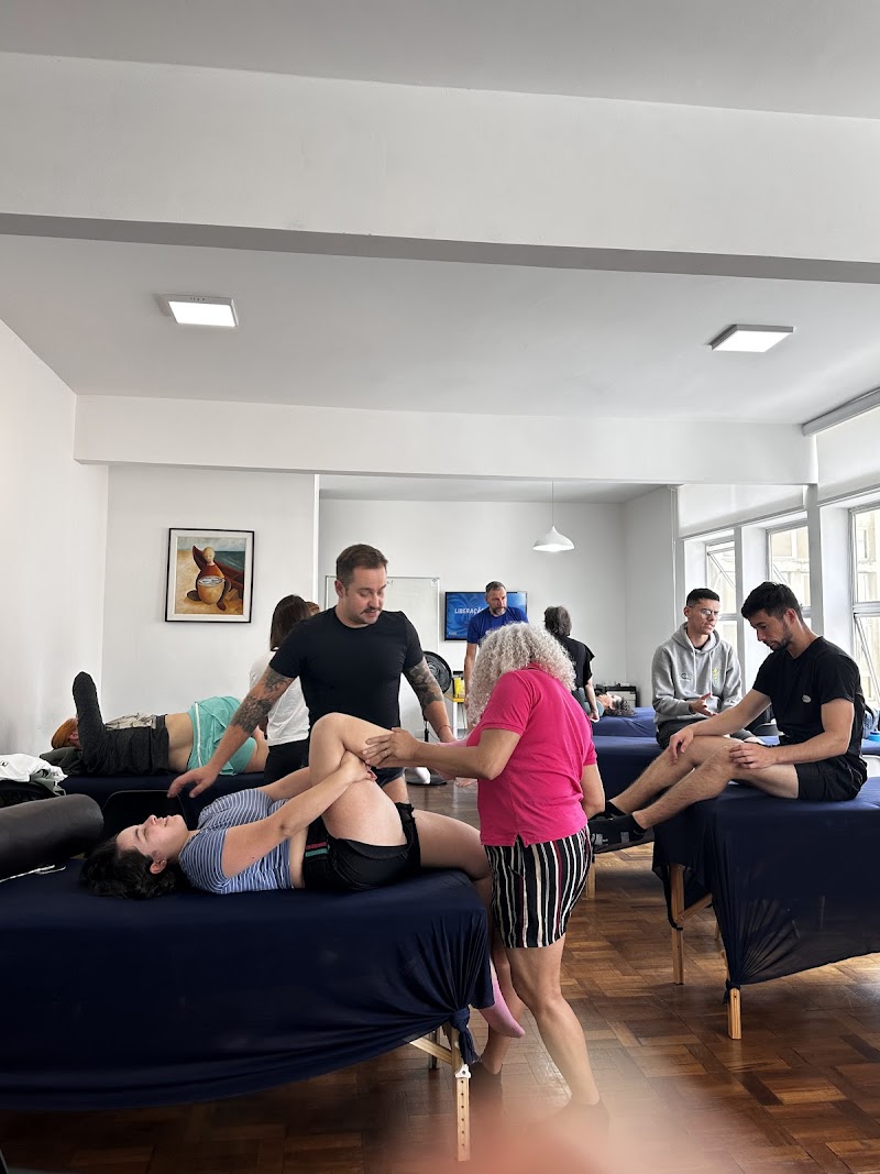 Centro de Formação em Massoterapia e Estética AMB Curitiba - Day Spa in Curitiba