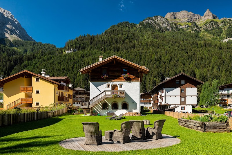 Chalet Vites Mountain Hotel Dolomites - Hotel Spa in Dolomites