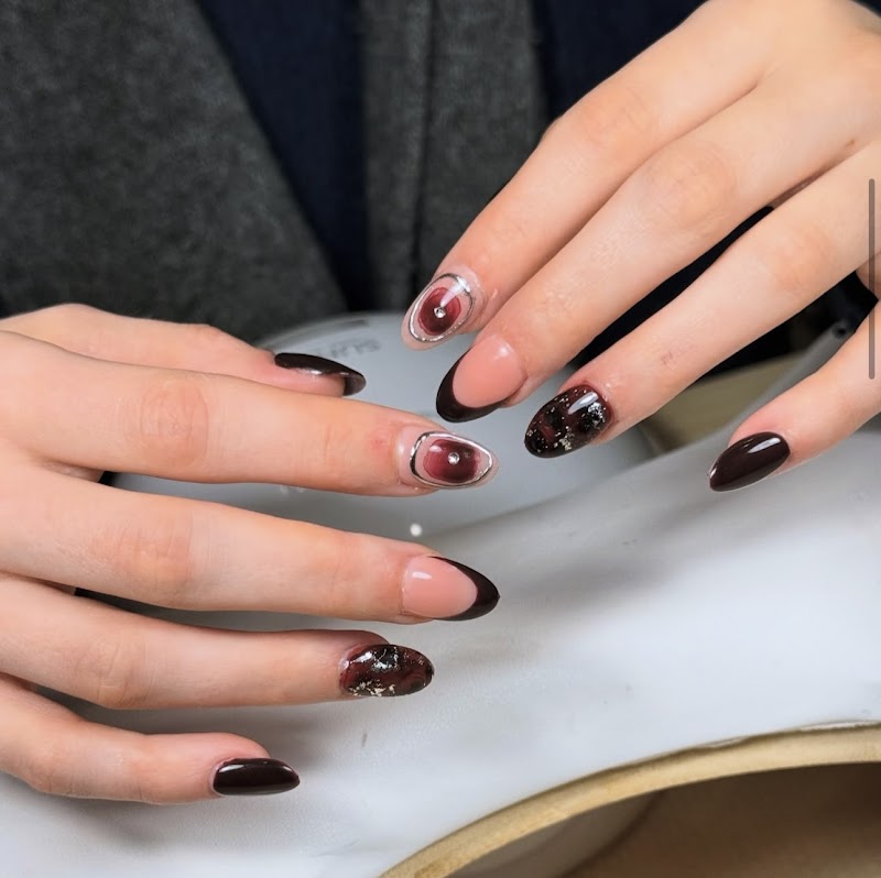 Chantelle Nails & Spa Kew - Day Spa in Kew