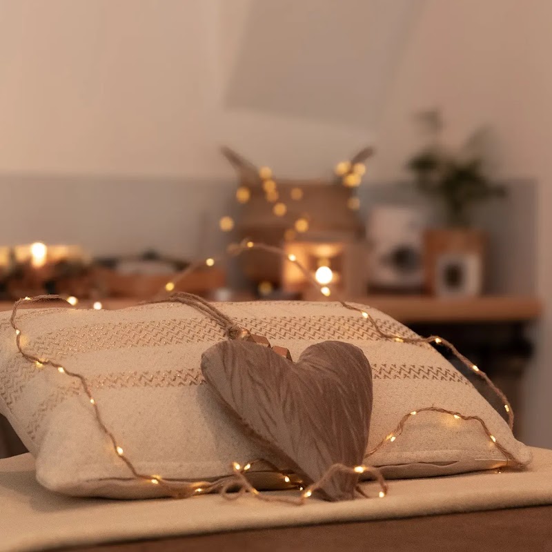 Charline Chardenoux | Massage Millau | Facialisme et massages holistiques l Estheticienne Millau - Wellness Retreat in Millau