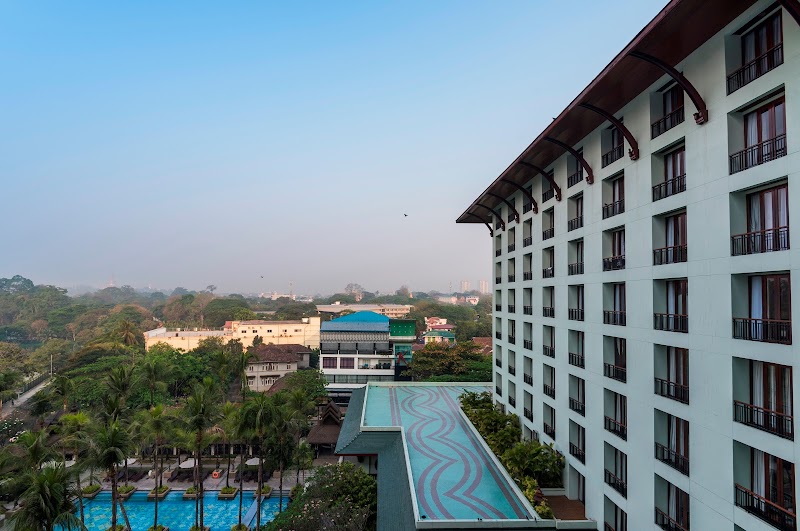 Chatrium Hotel Royal Lake Yangon