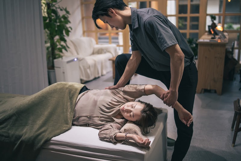 Chiropractic and Scalp massage spa Kyoto