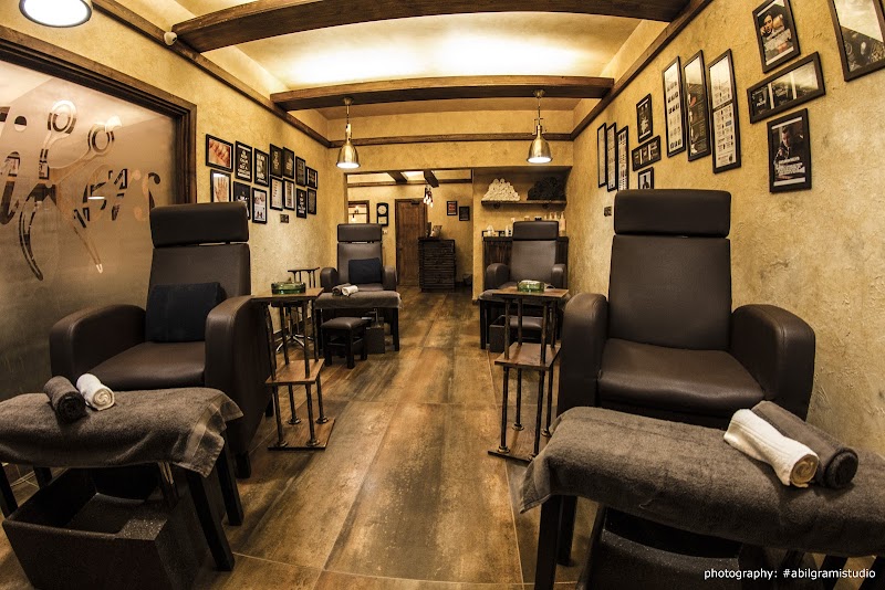 Clippers Salon Stadium Branch Plot 10 C - Day Spa in Plot 10 C