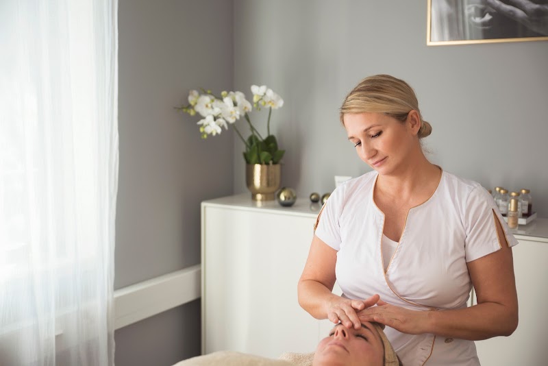 Confidence Skin Spa Ekerö - Day Spa in Ekerö