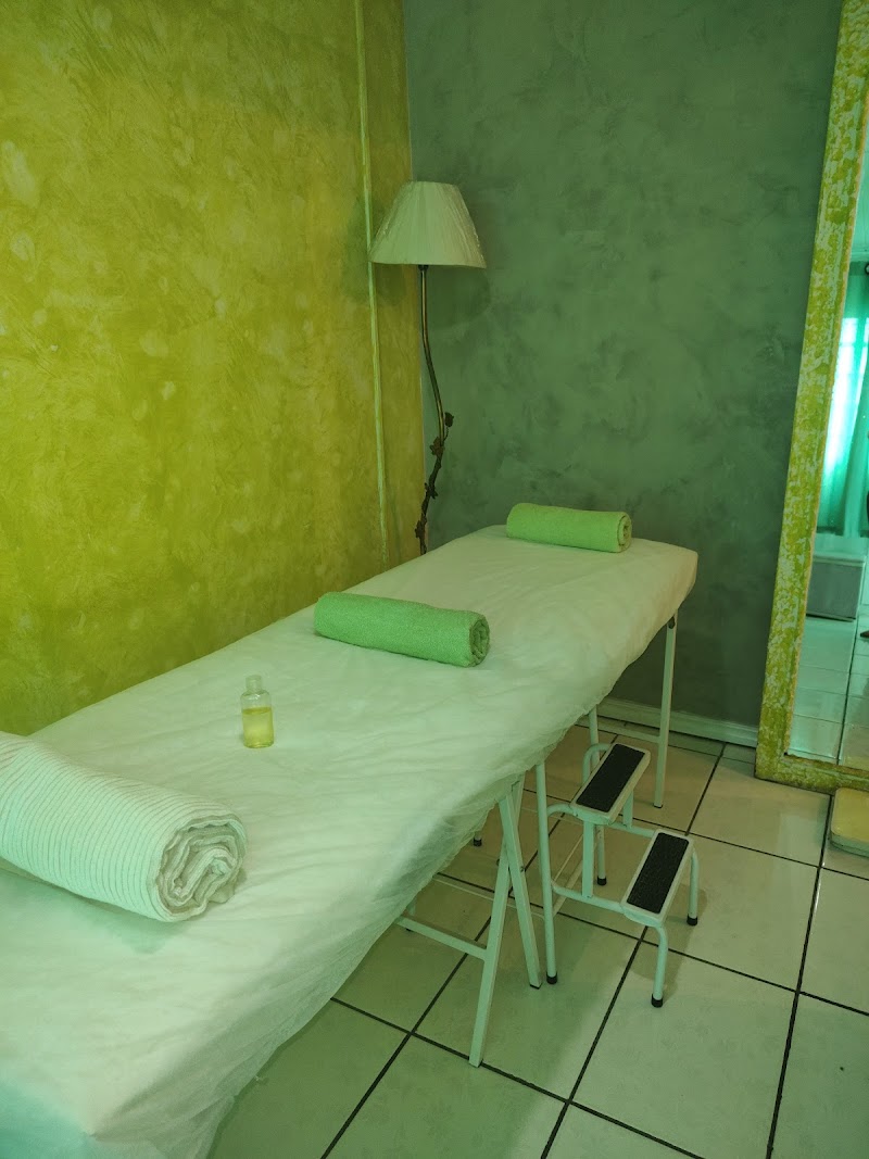 Consultorio de Massoterapia Ionara Emili Curitiba - Day Spa in Curitiba