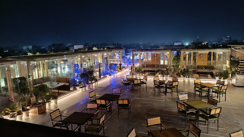 Costa Riviera Hotel Varanasi - Hotel Spa in Varanasi