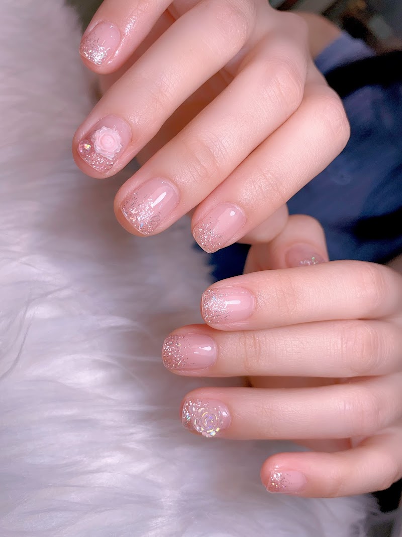 Dai Qun Nail, Eyelash, Beauty & Body Huwei Township - Day Spa in Huwei Township