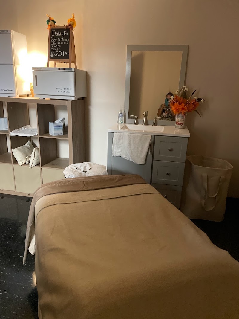 Dalayki Massage & Healing Therapy Hedwig Village - Day Spa in Hedwig Village