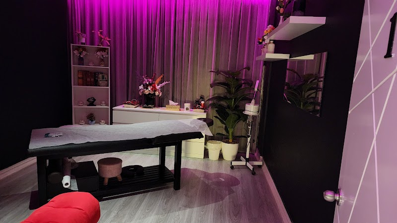 Dark Mode Spa West King Faisal Road - Day Spa in West King Faisal Road
