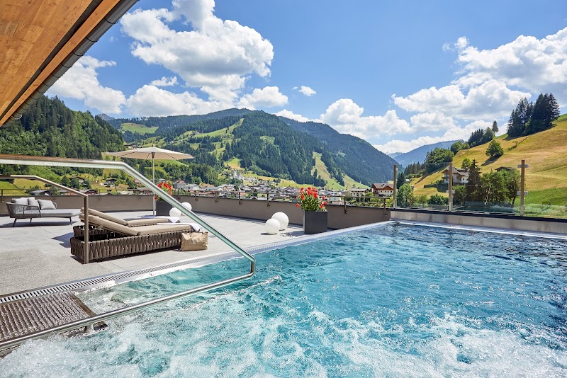 DAS EDELWEISS Salzburg Mountain Resort - Resort Spa in Salzburg