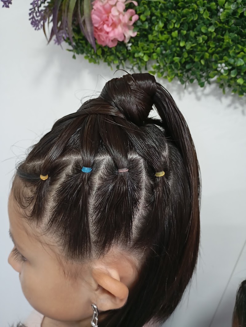 Dayanis's Peluqueria Calderón - Day Spa in Calderón