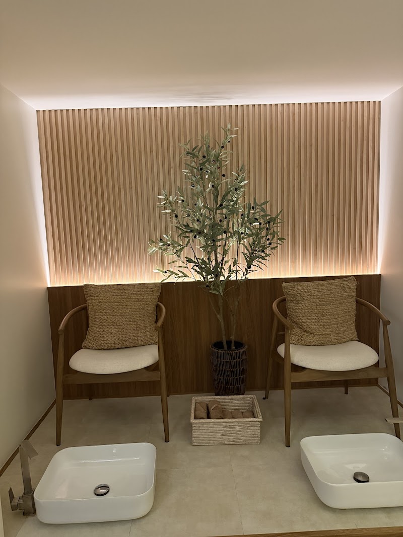 Doctor Wain Massage Shop Ron Phibun - Day Spa in Ron Phibun