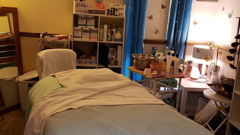 Dollface Skin Co. St Louis - Day Spa in St Louis