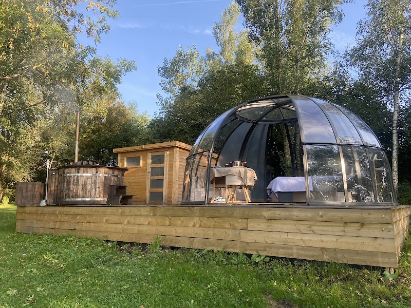 Domaine des Foulons Logement insolite / Shiatsu équin Étréaupont - Day Spa in Étréaupont