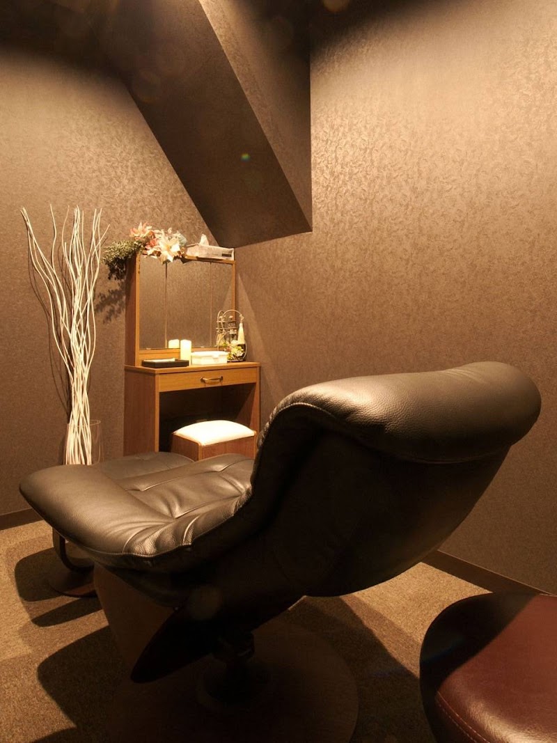 Dry Head Spa Specialty Store Qualia Handa City - Day Spa in Handa City