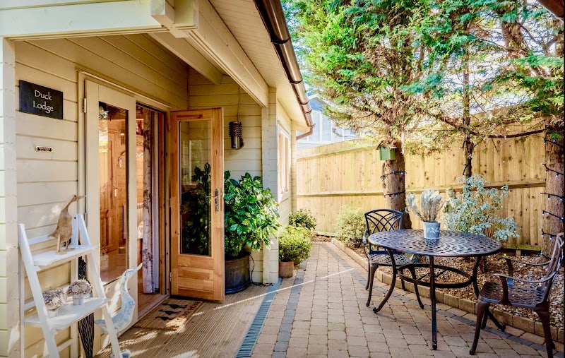 Duck Lodge B&B with Hot Tub Sussex