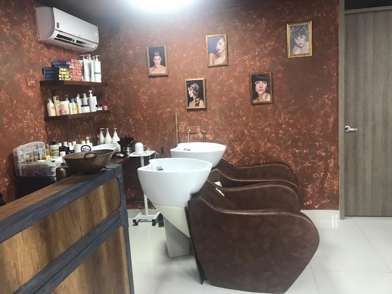 El Círculo Salon Cali photo