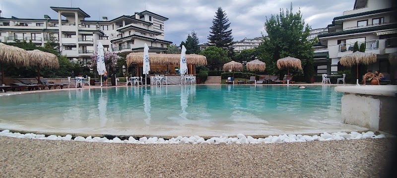 Emerald Spa & Wellness Center Flower St - Wellness Retreat in Flower St