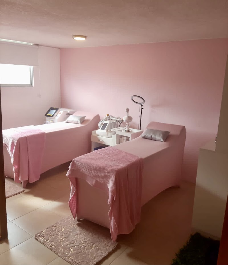 Esencial Spa Centro de Estetica Calderón - Day Spa in Calderón