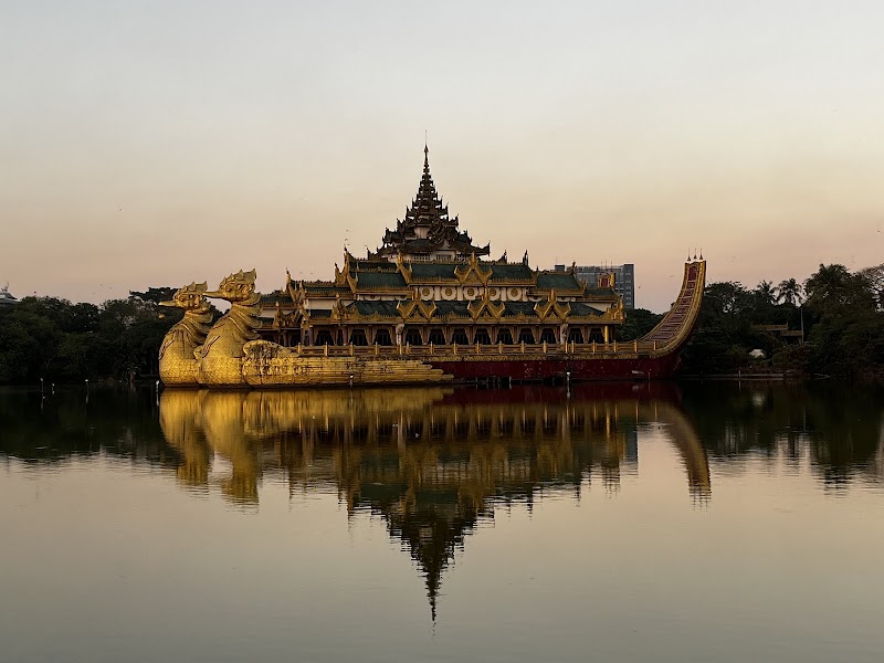 Esperado Lake View Hotel Yangon - Hotel Spa in Yangon