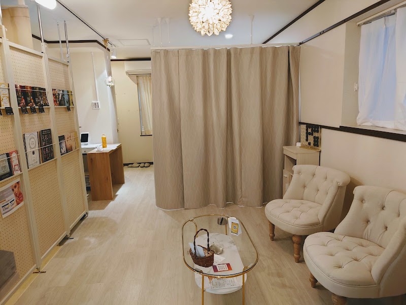 Esthe Salon Cradle Feather Moriya City - Day Spa in Moriya City