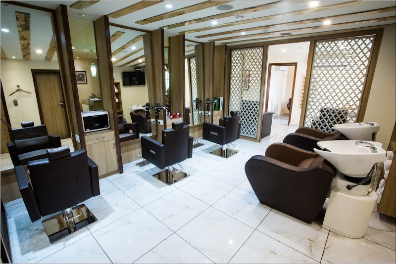 Eveone Unisex Salon and Spa Jalandhar - Day Spa in Jalandhar